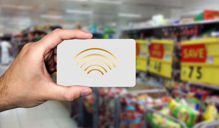 The Role of Robotics in Retail: Automation and Efficiency in Stores
